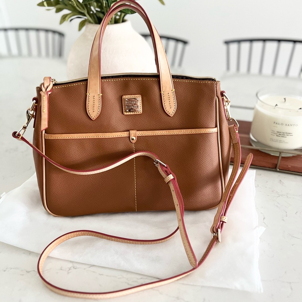 🆕 DOONEY & BOURKE Brown and Red Leather Handbag with Gold Hardware